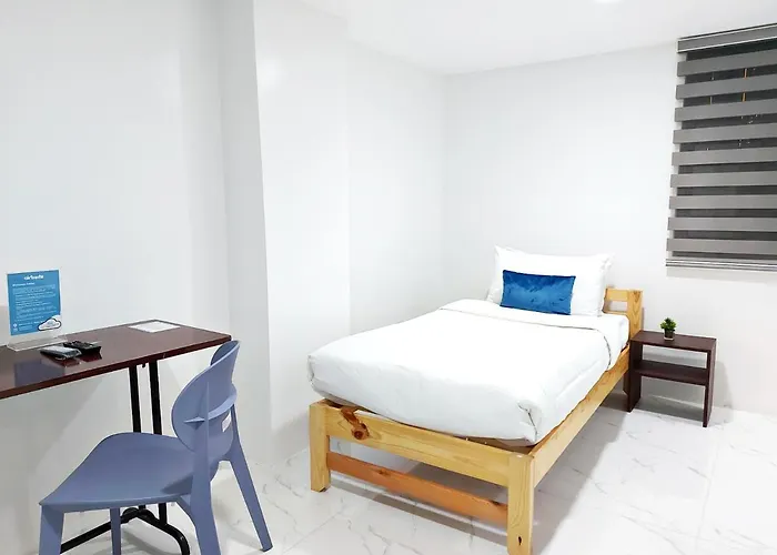 Hotel Airobedz Makati - A Value 3*